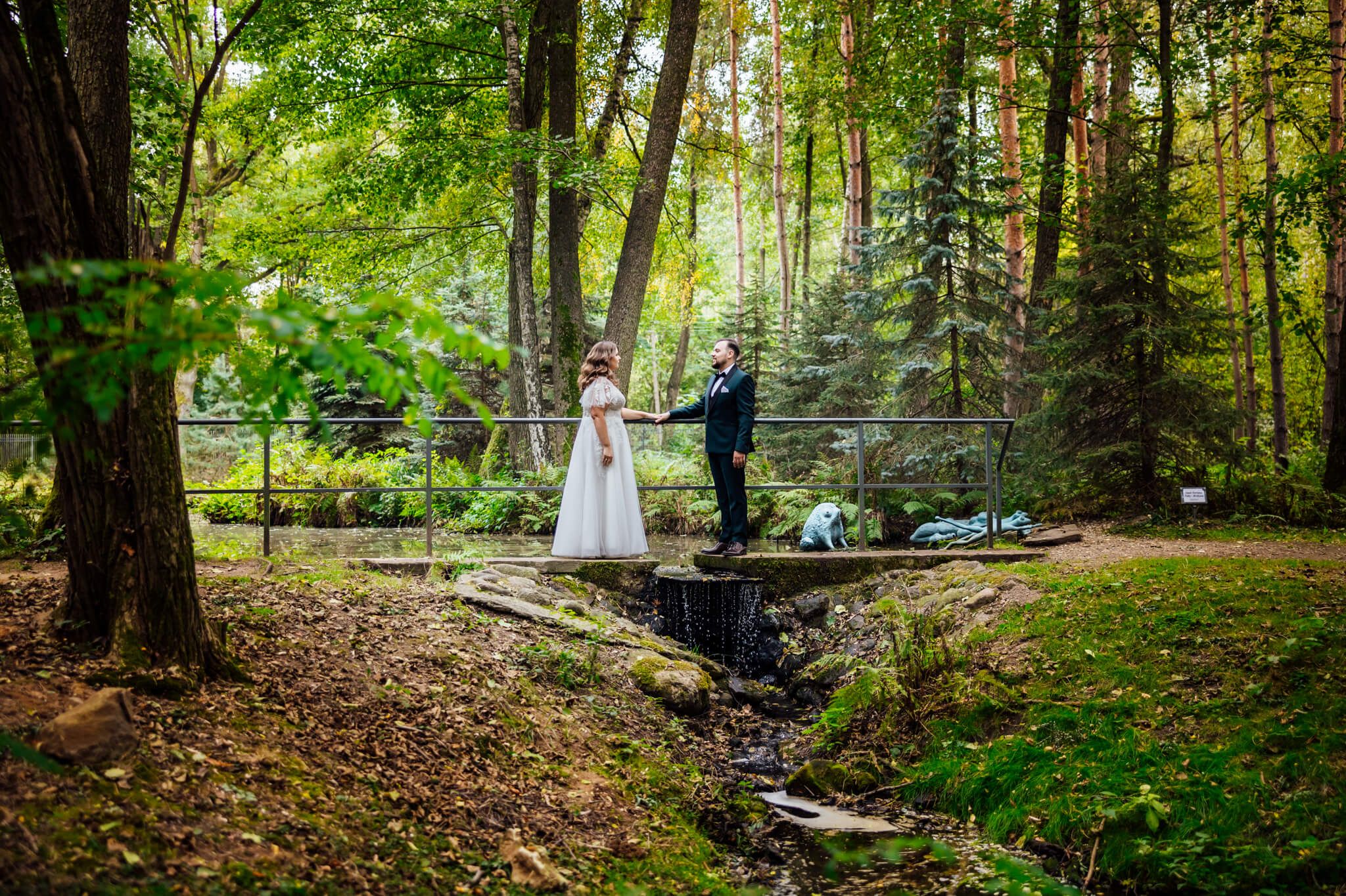 Anna & Krzysztof  -  jesienny ślub w Kampinosie - fotografia #74