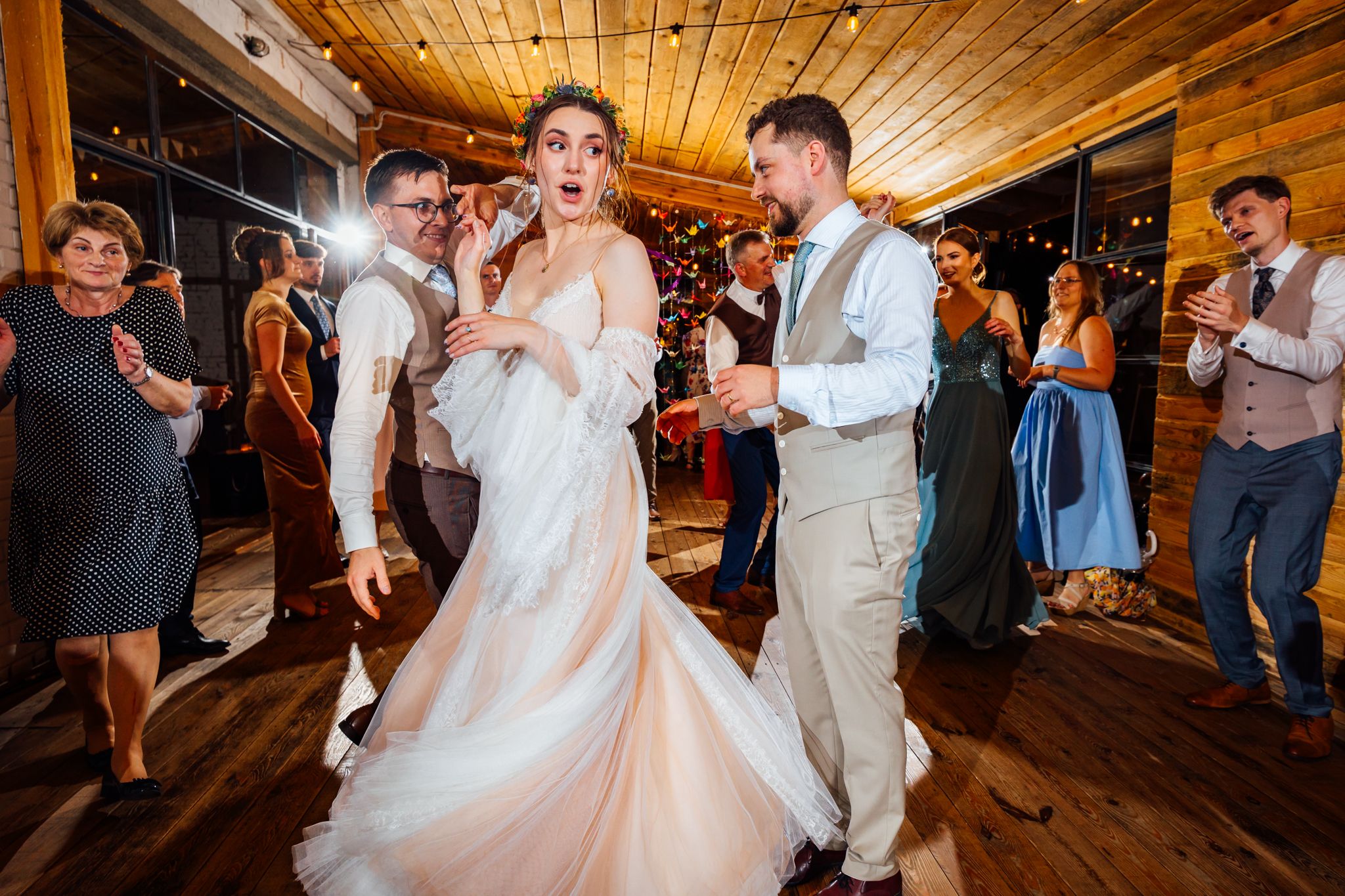 Paulina & Mateusz - wesele w siedlisku Stodoła Kultury - fotografia #102